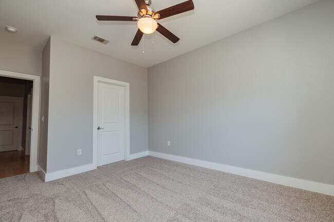 Building Photo - 133 Alicia Dr