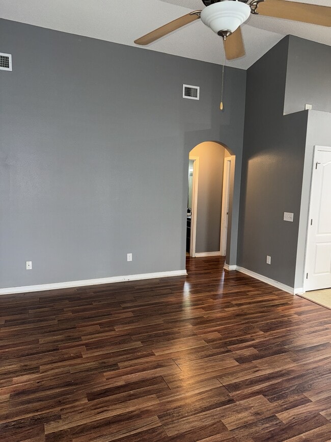 Building Photo - 686 Mozingo Ln