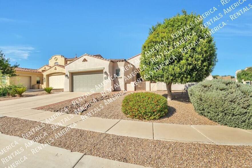 Building Photo - 561 E Via Puente De La Lluvia