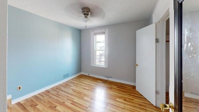 Building Photo - 11 Linwood Pl