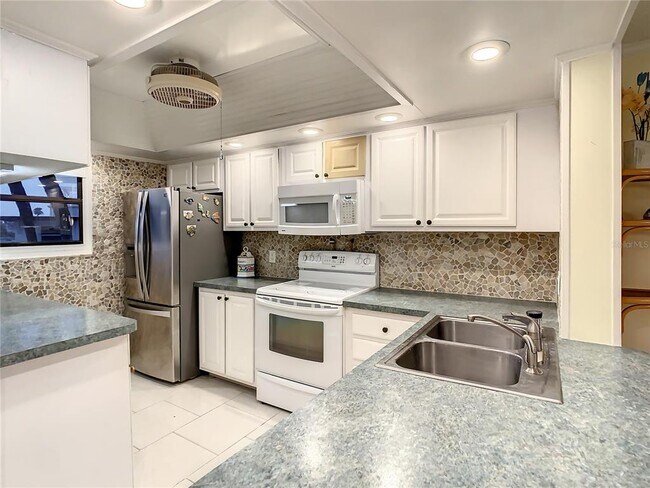 Building Photo - 18304 Gulf Blvd