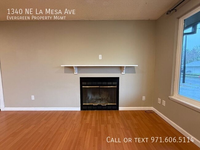 Building Photo - 1340 NE La Mesa Ave