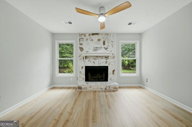 Building Photo - 210 Meadow Run