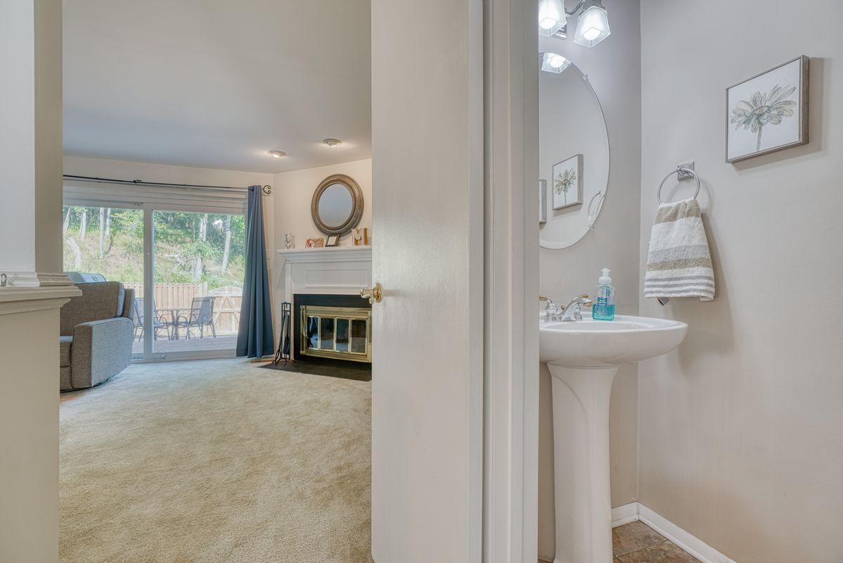 Building Photo - 18 Collis Ct