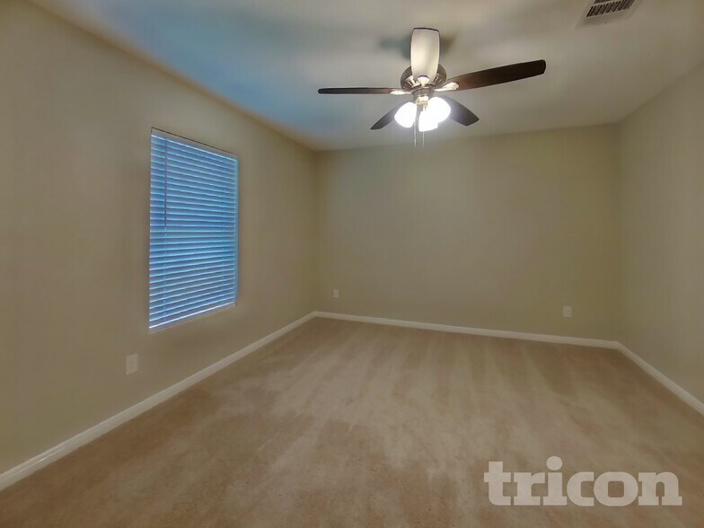 Building Photo - 10050 Cerritos dr