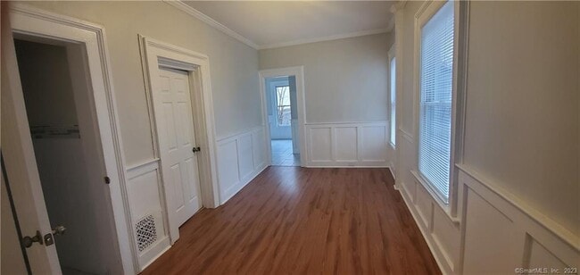 Building Photo - 641 Ferry St