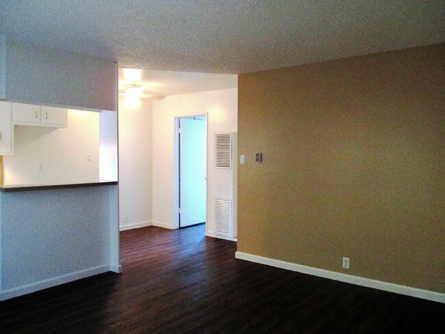 Building Photo - Manor Pointe
