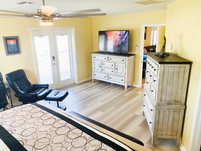 Building Photo - 1826 58th St S