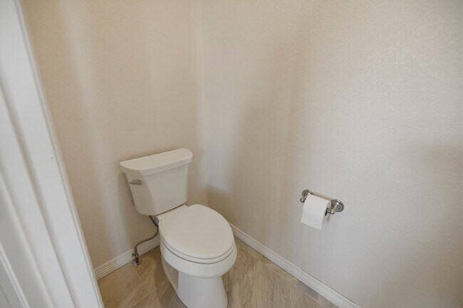 Building Photo - $4,340.95, 5 Beds - 3.5 Bath, Single Family Home in Broomfield with Pool Access!