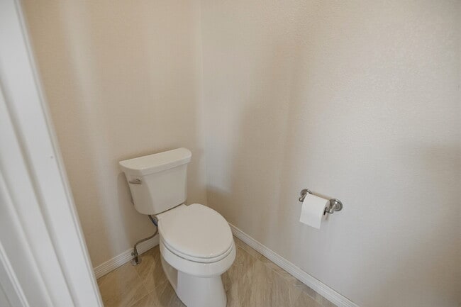 Building Photo - $4,445.95 with $300 Off the first month's rent, 5 Beds - 3.5 Bath, Single Family Home in Broomfie...