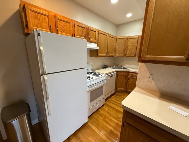 Building Photo - 15 Adams St