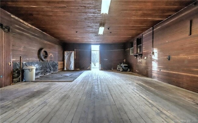 Building Photo - 473 Amity Rd