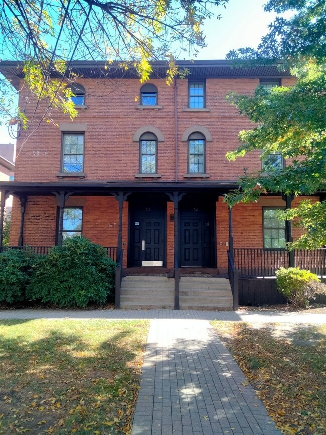 Building Photo - 36 Imlay St