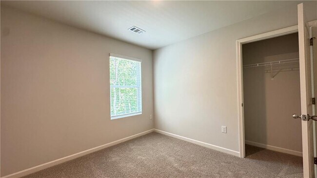 Building Photo - 3190 Greyton Dr
