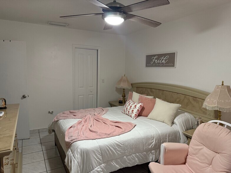 Building Photo - 11361 SW 7th St