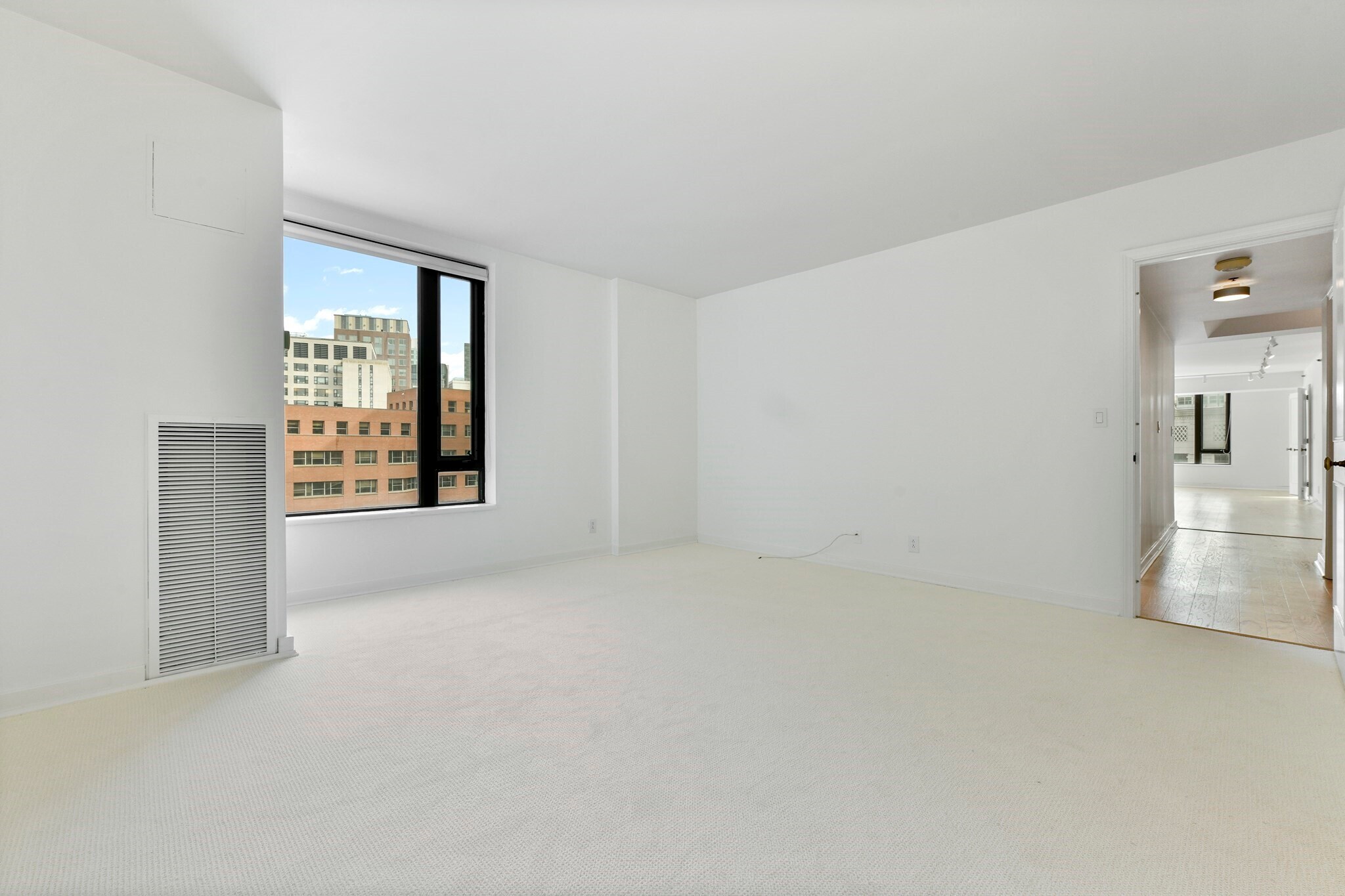 Building Photo - 220 Boylston St