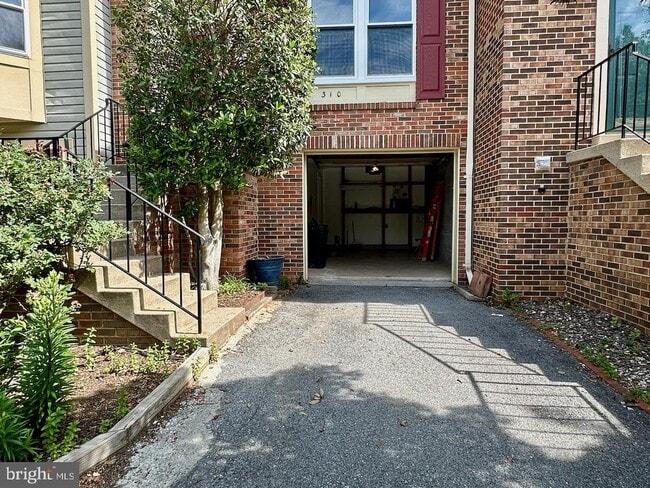 Building Photo - 310 Fleece Flower Dr