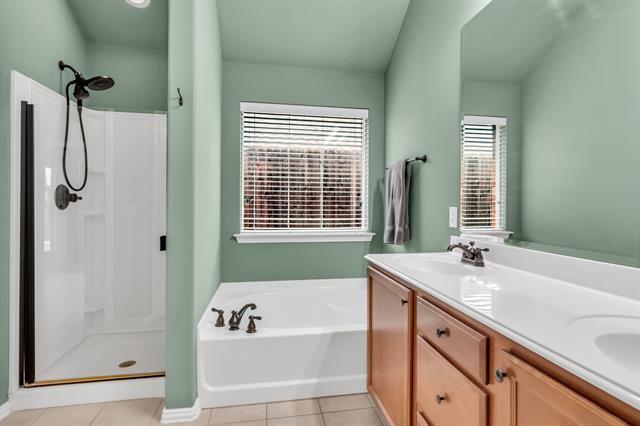 Building Photo - 6548 Fairview Dr