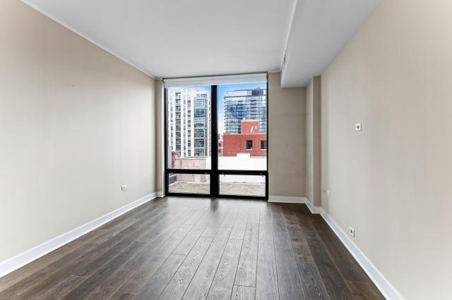 Building Photo - 2 bedroom in Chicago IL 60654