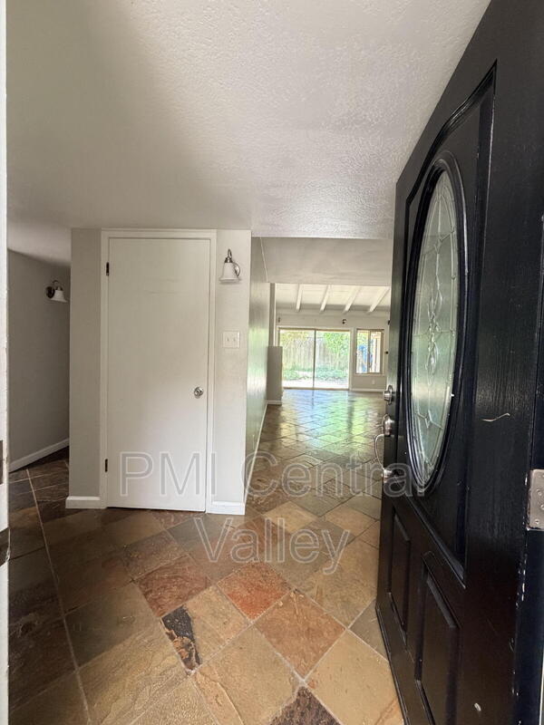 Building Photo - 3440 W Benjamin Holt Dr