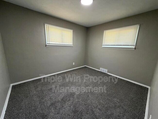 Building Photo - 24 Barto Dr