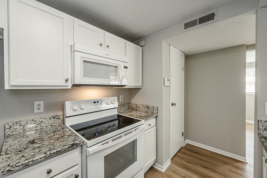 Building Photo - 9396 Wind Haven Ct