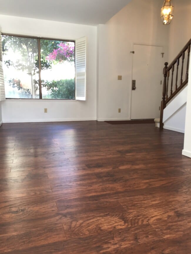 Building Photo - 28159 Ridgecove Ct S