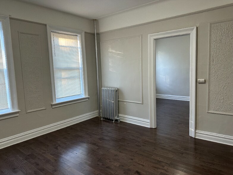 Building Photo - 125 Corbin Ave