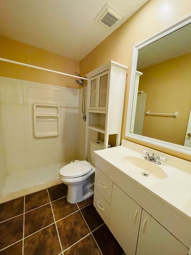 Building Photo - PORT CHARLOTTE ANNUAL RENTAL