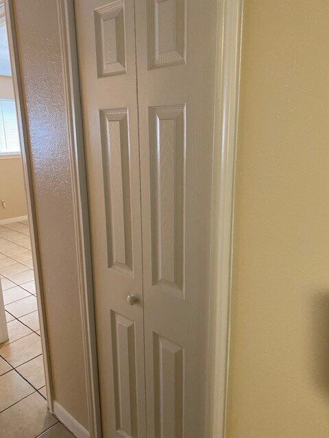 Building Photo - 3206 Lobit Dr