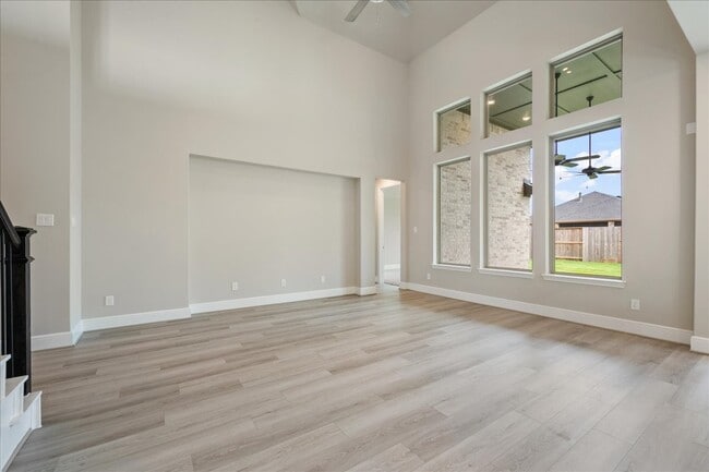 Building Photo - 7523 Mariposa Wy