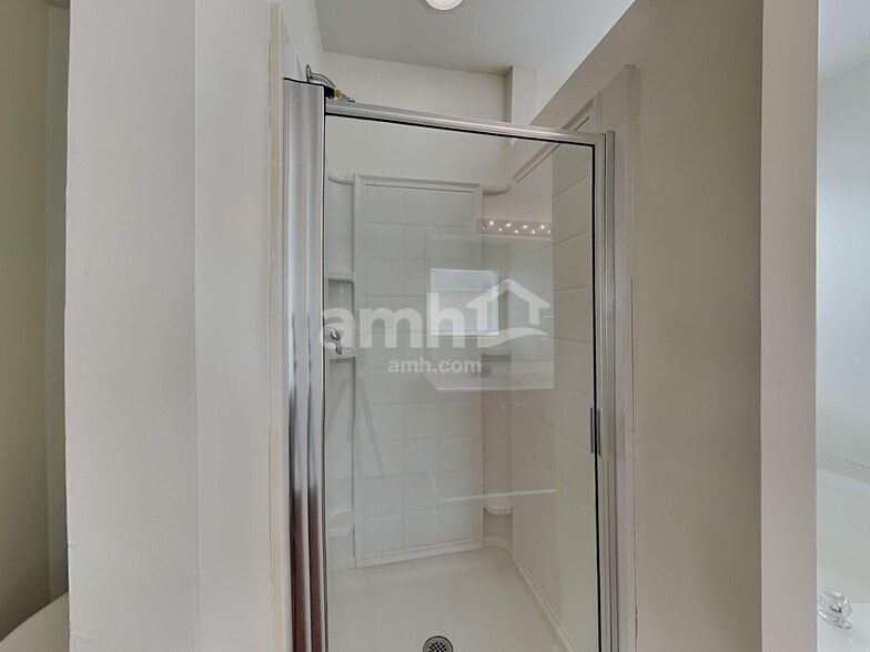 Building Photo - 6840 Horseback Ln