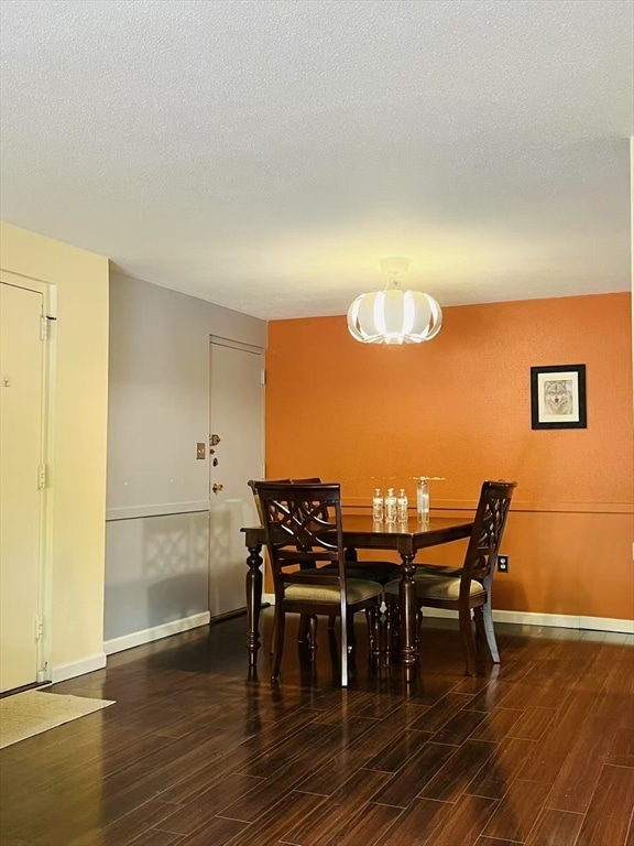 Building Photo - B5 Colonial Dr