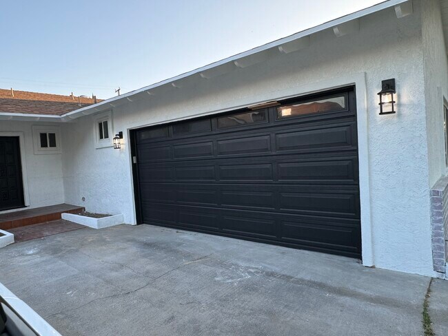 Building Photo - 3536 West Ave