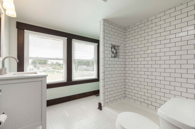 Building Photo - 616 Colorado Ave