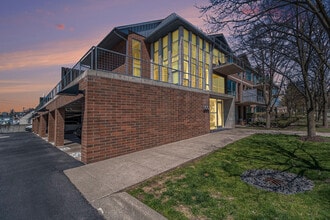 Building Photo - 300 Hamilton St