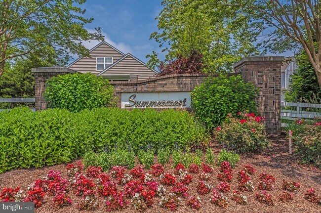 Building Photo - 18959 Gold Finch Cove