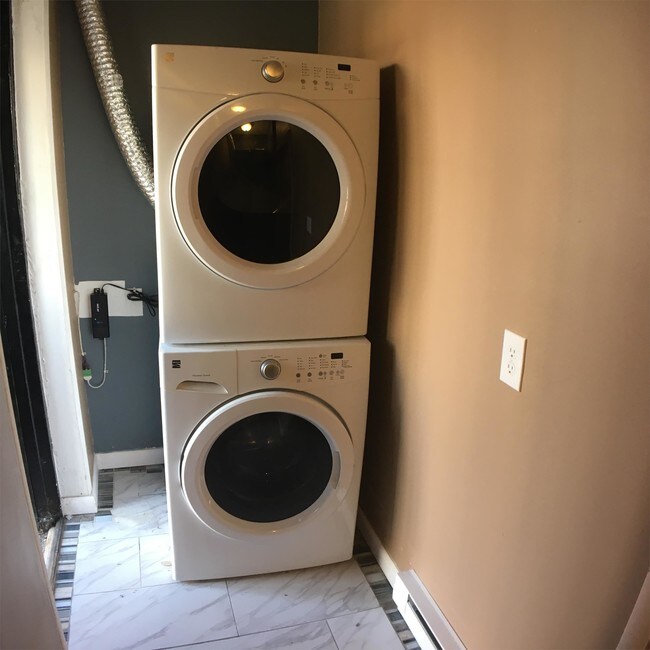 Building Photo - 5237 Butler St