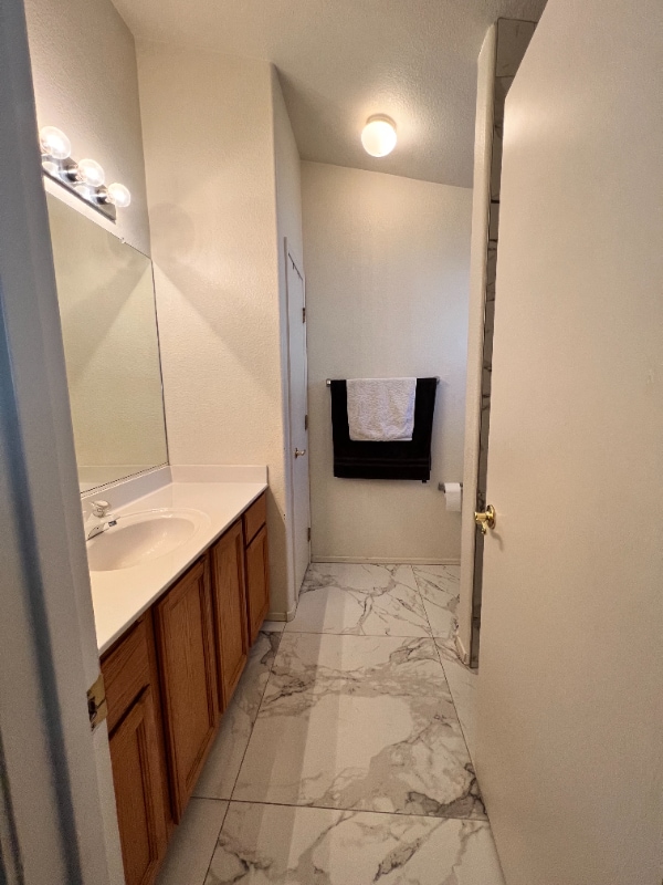 Building Photo - 2628 W Desert Brook Ct