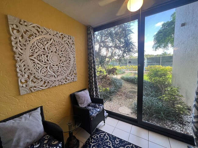 Building Photo - Furnished 2 bedroom 2 Bath condo in a Wond...