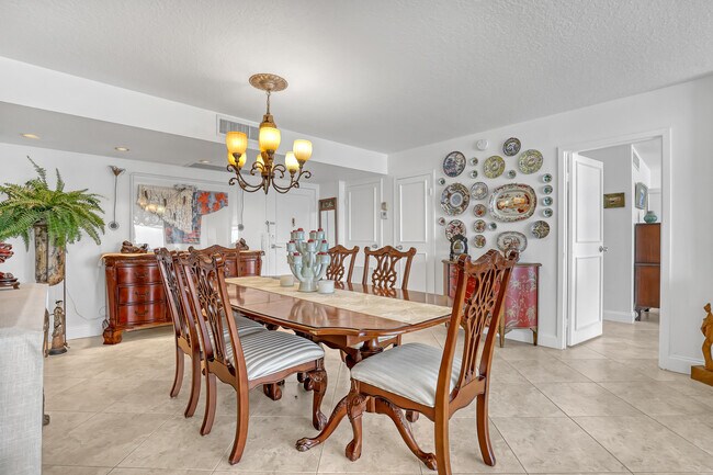 Building Photo - 3546 S Ocean Blvd