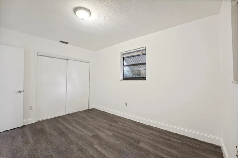 Building Photo - 6144 SW 30th St