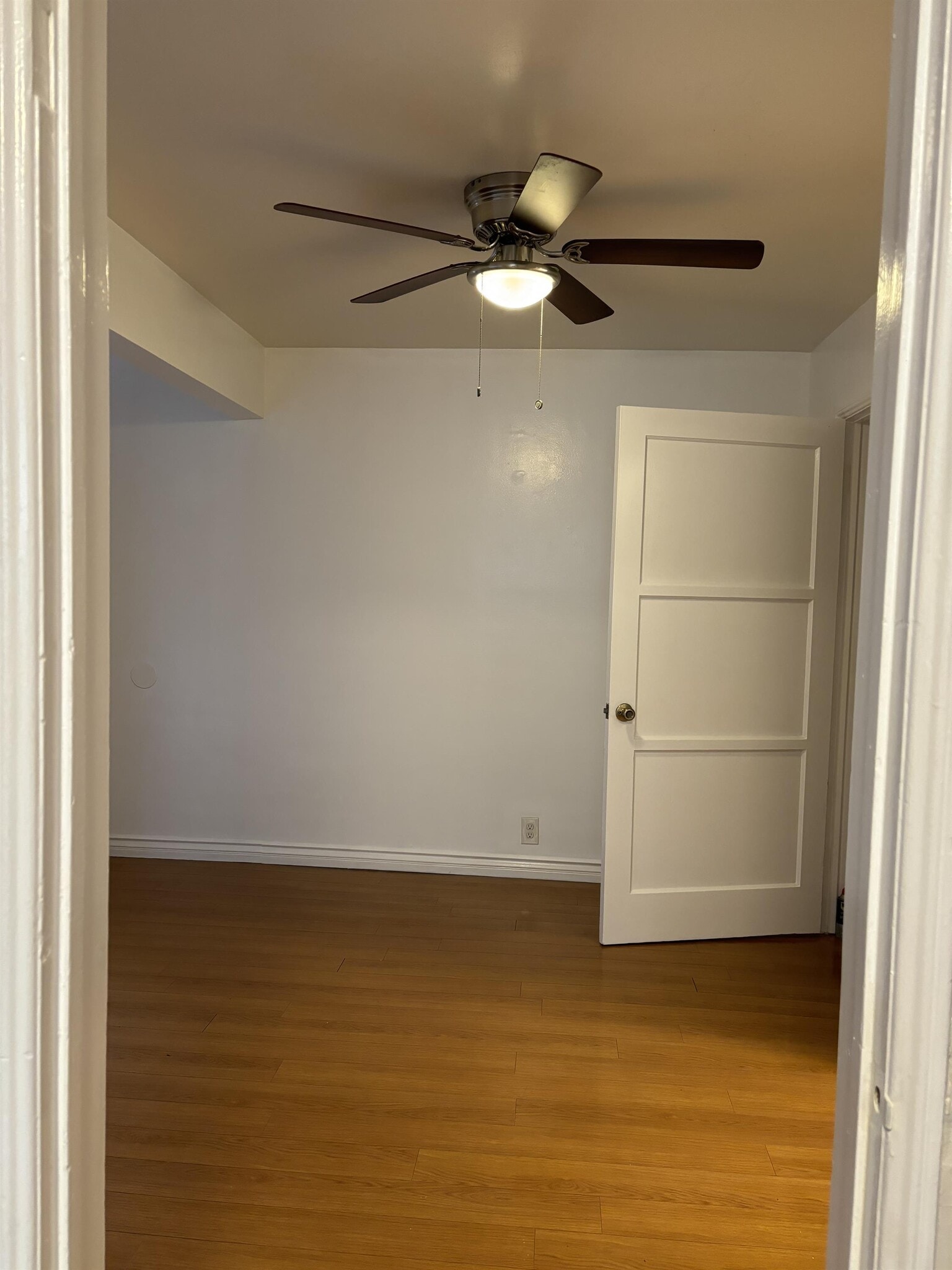 Building Photo - 410 S Sierra Madre Blvd