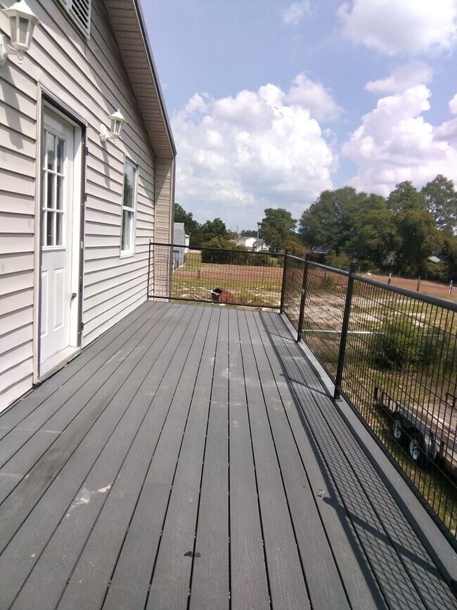 Building Photo - 614-B Drypoint Ln.