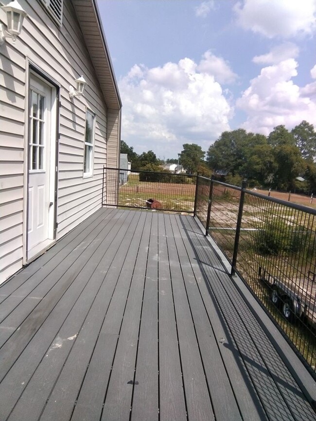 Building Photo - 614 Drypoint Ln