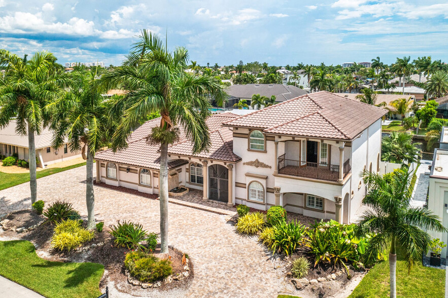 Building Photo - 842 Miramar Ct