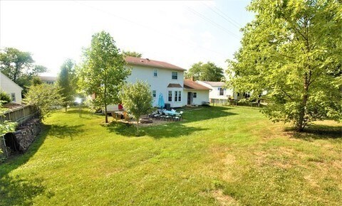 Building Photo - Spacious 4Bd/2.5Bth Single-Family Home with Garage & Fenced Yard – Prime Location!