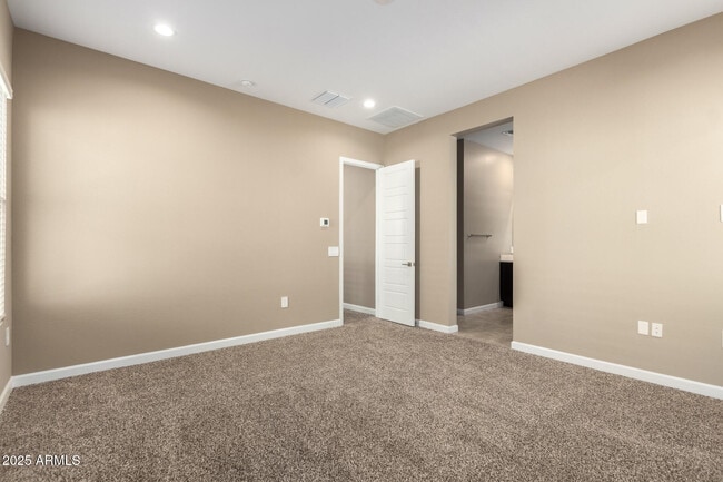 Building Photo - 4858 E Helena Dr