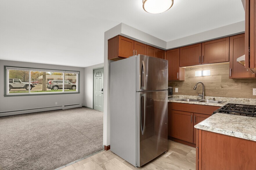 Kitchen - 1284 Snelling Ave N