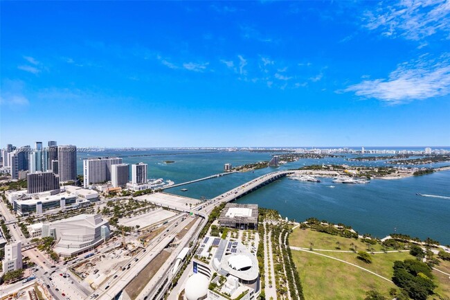 Building Photo - 1000 Biscayne Blvd